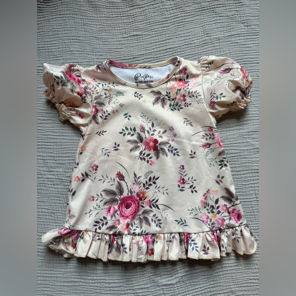 Floral Set with Ruffle Details - Picture 4 of 4